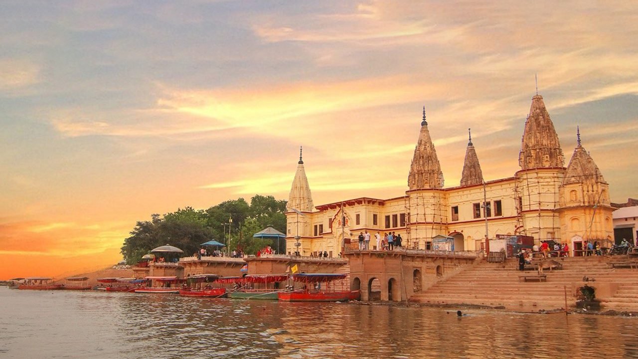 Saryu Ghat in Ayodhya at sunset